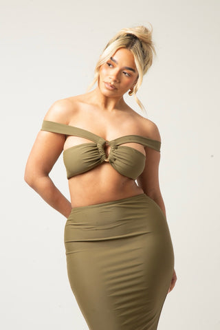 DUSK - GREEN OFF THE SHOULDER TWO PIECE MAXI SKIRT SET WITH A GOLD METAL DETAIL IN CENTRE CROP