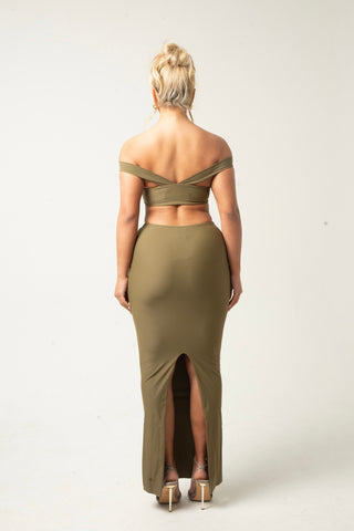 DUSK - GREEN OFF THE SHOULDER TWO PIECE MAXI SKIRT SET WITH A GOLD METAL DETAIL IN CENTRE CROP